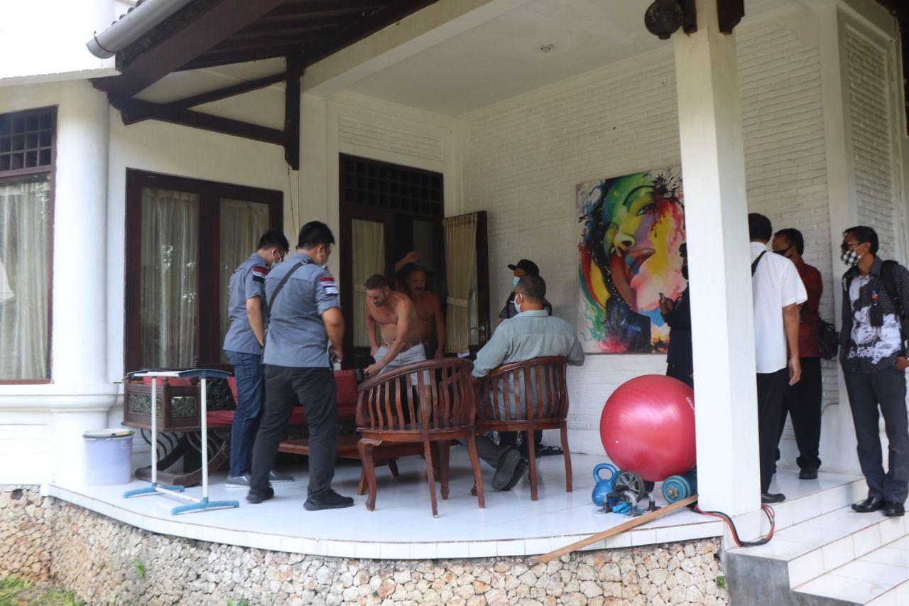 podiumnews.com-Tim PORA Ngurah Rai Amankan Satu WNA Tak Miliki Paspor dan Izin Tinggal